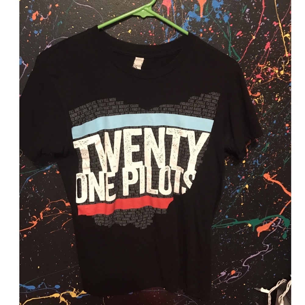 Twenty One Pilots tshirt